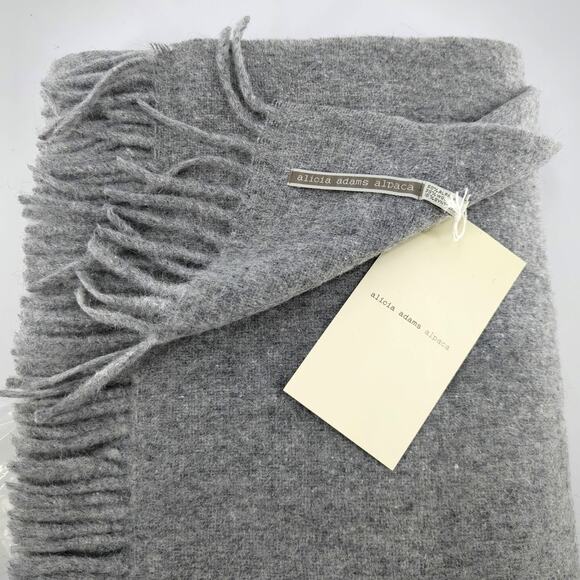 Alicia Adams Alpaca Light Grey Canyon Throw - Picture 3 of 9